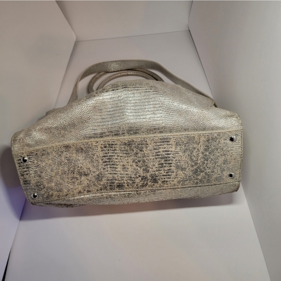 Michael Kors Embossed Metallic Hamilton - Picture 4 of 12